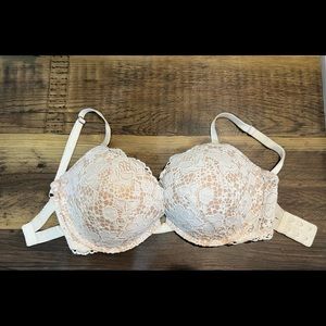 Victoria’s Secret padded push-up bra